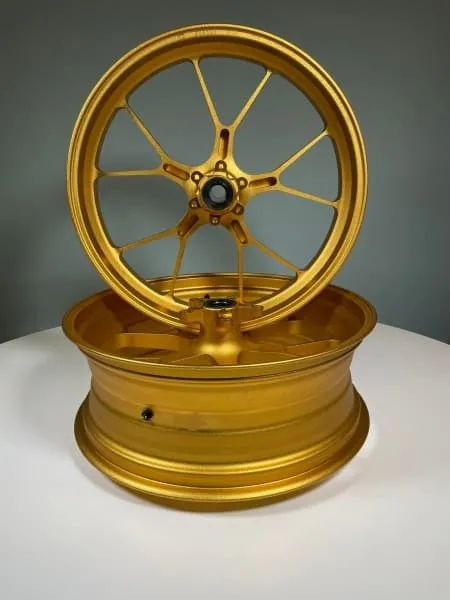 aprilia-schmiedefelgen-gold-fuer-aprilia-rsv4-und-tuono-v4-wimmer-und-merkel-shop-120tiny-1